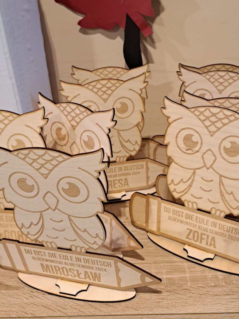 Pamiątkowe sowy dla uczestników kursu niemieckiego "Du bist die Eule in Deutsch"